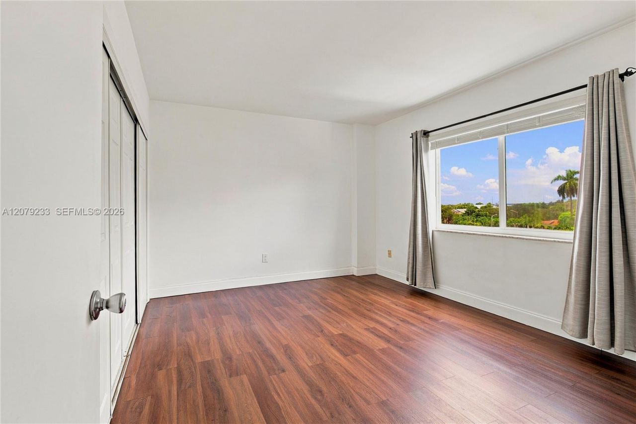 900 SW 84th Ave , Unit 415D, Miami, FL 33144 Photo
