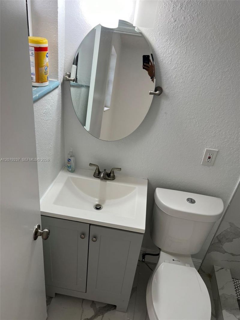 4421 NW 33rd St , Lauderdale Lakes, FL 33319 Photo