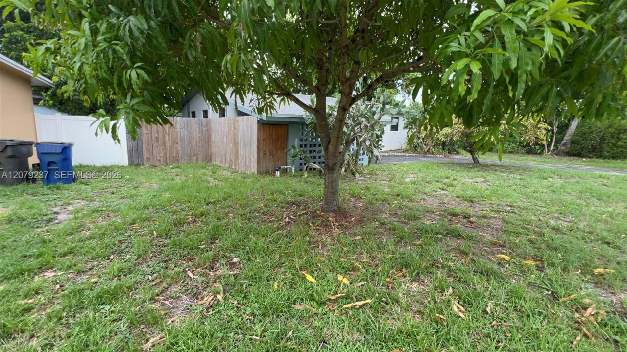 4421 NW 33rd St , Lauderdale Lakes, FL 33319 Photo