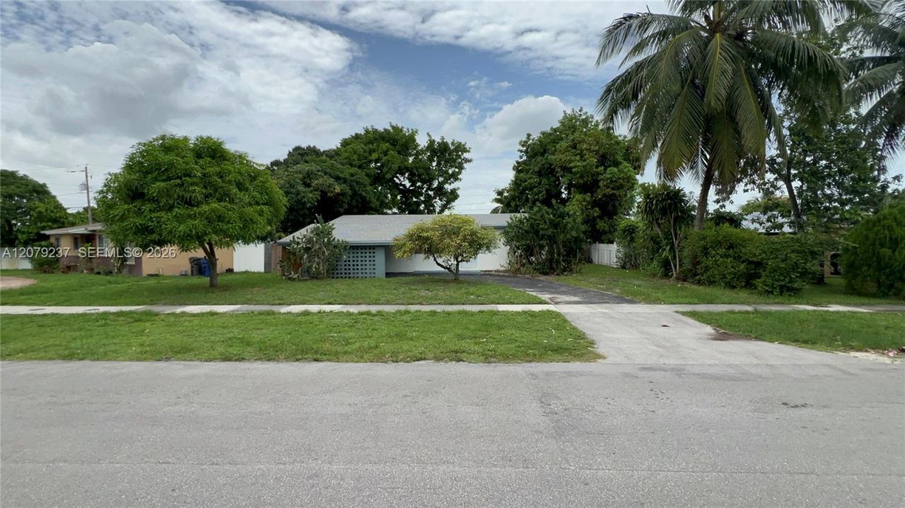 4421 NW 33rd St , Lauderdale Lakes, FL 33319 Photo