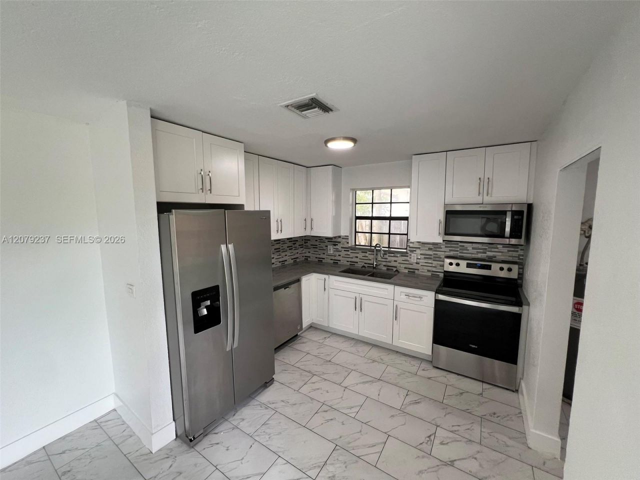 4421 NW 33rd St , Lauderdale Lakes, FL 33319 Photo