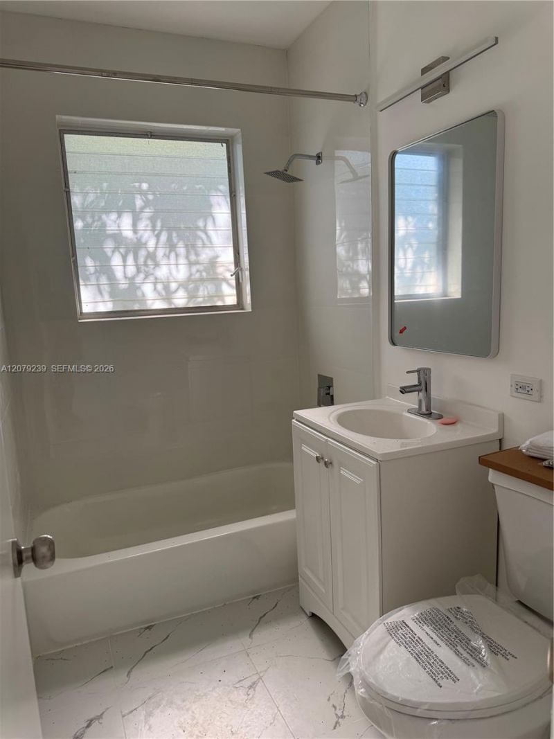 8017 Byron Ave, Unit 6, Miami Beach, FL 33141 Photo