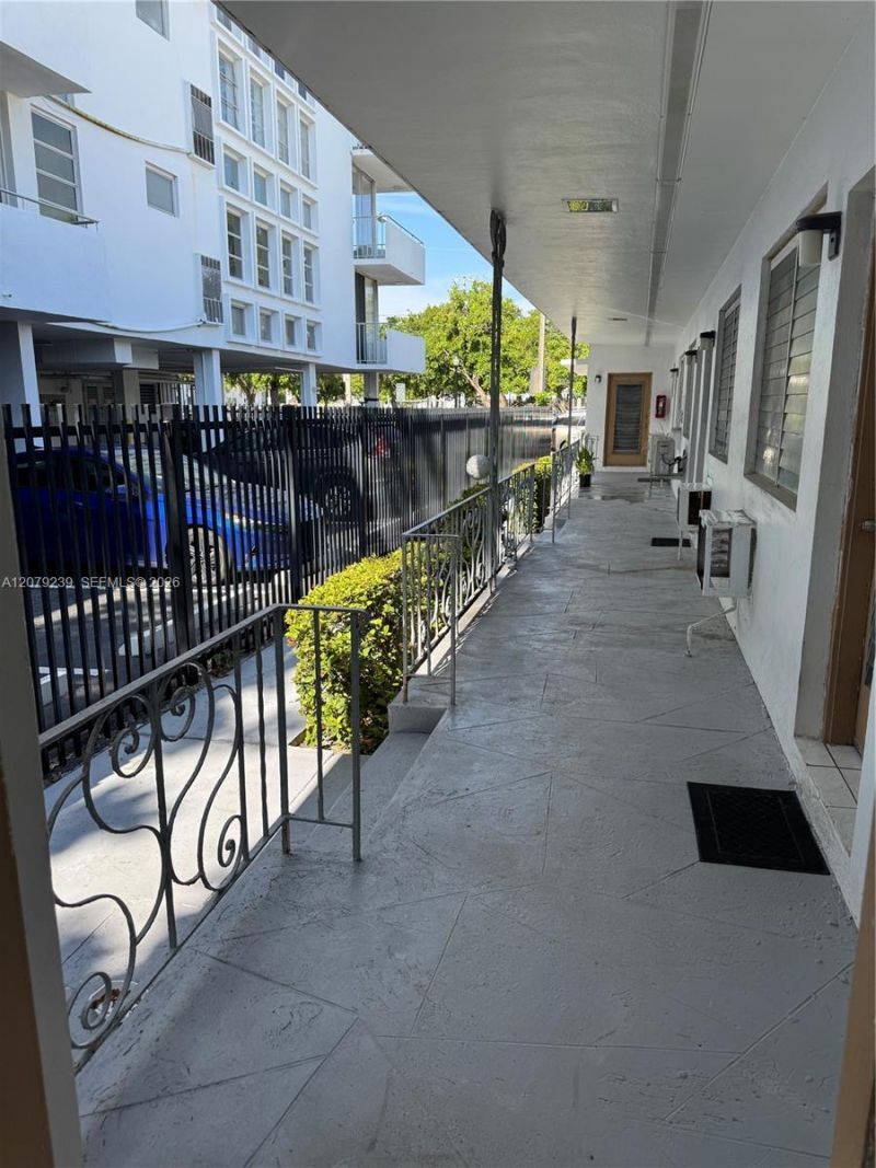 8017 Byron Ave, Unit 6, Miami Beach, FL 33141 Photo