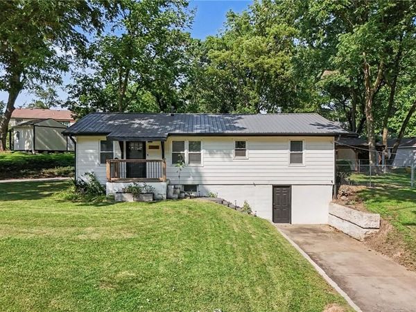 730 Goodlet Circle, Weston, MO 64098