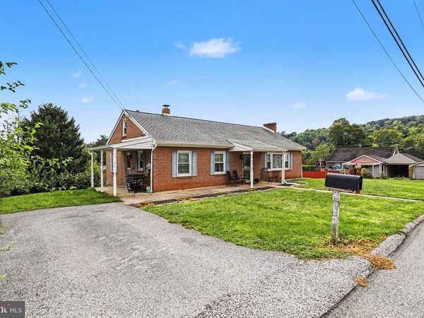 305 GLENVUE ROAD, GLEN ROCK, PA 17327