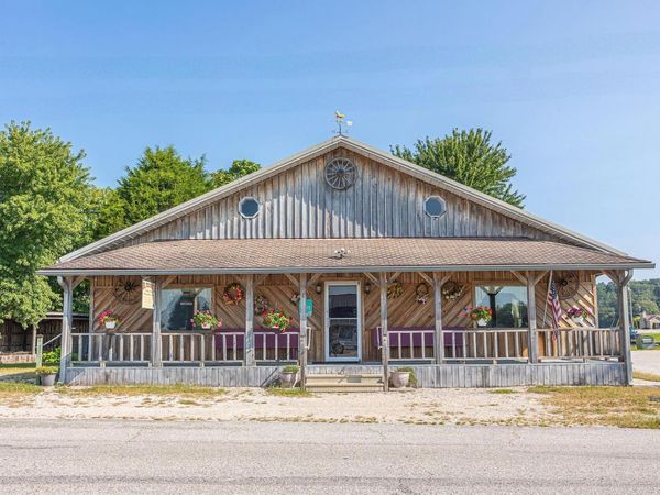 5353 E Main Street, Dubois, IN 47527