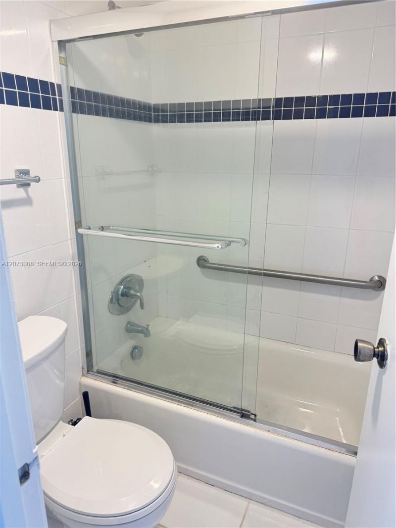 300 Bayview Dr , Unit 501, Sunny Isles Beach, FL 33160 Photo