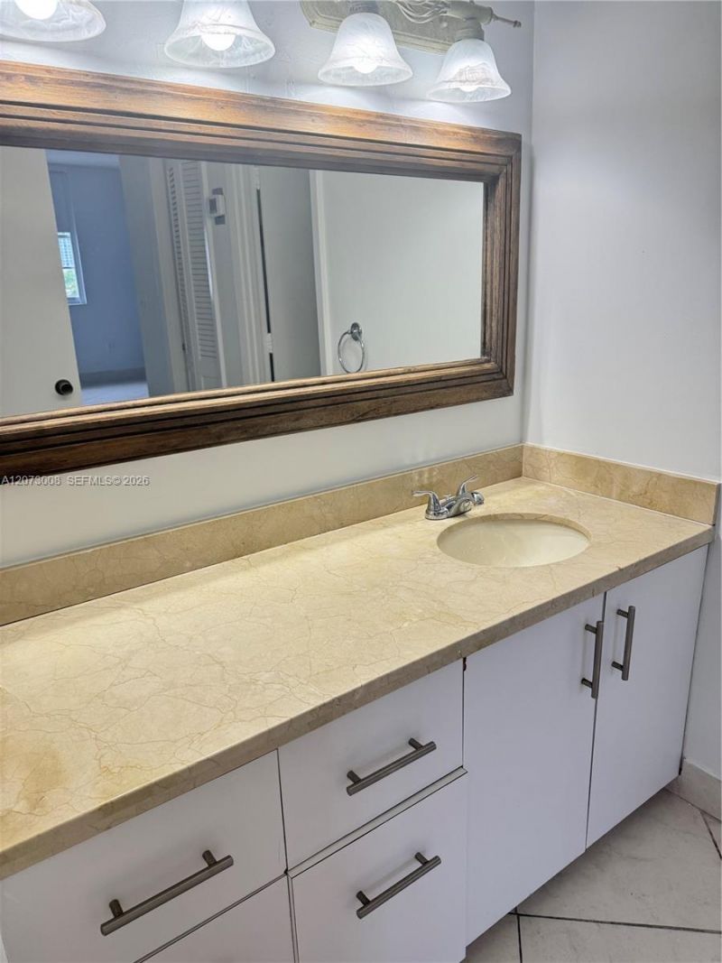 300 Bayview Dr , Unit 501, Sunny Isles Beach, FL 33160 Photo