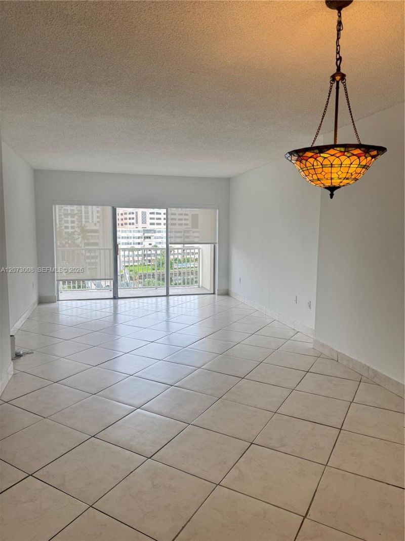 300 Bayview Dr , Unit 501, Sunny Isles Beach, FL 33160 Photo