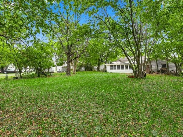 220 S 2nd Street , Wills Point, TX 75169