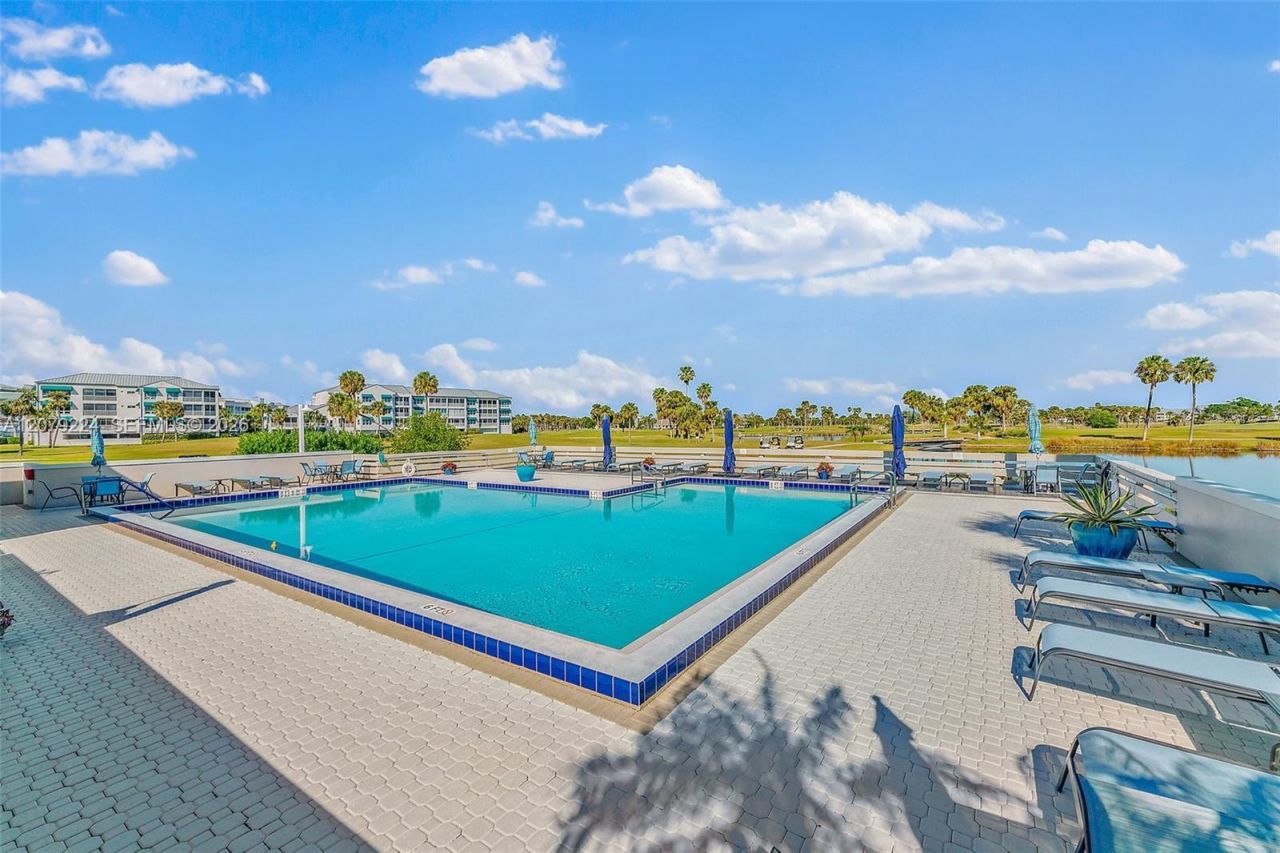 40 NE Plantation Rd, Unit 207, Hutchinson Island, FL 34996 Photo