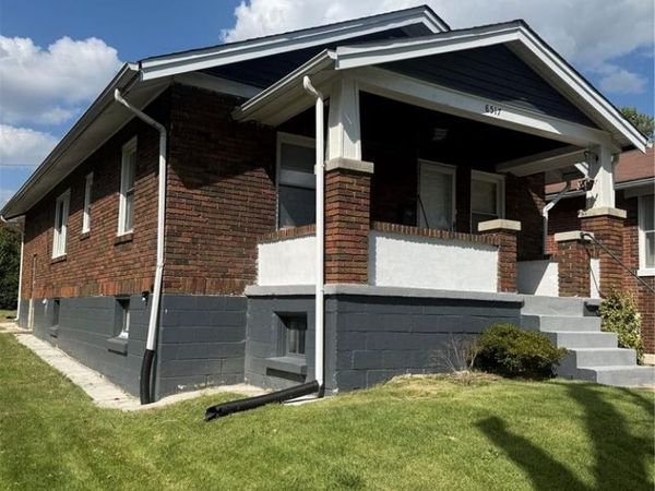 8517 Elmore Avenue, St Louis, MO 63132