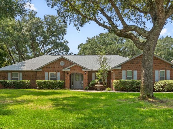 6805 Avenida De Galvez, Navarre, FL 32566