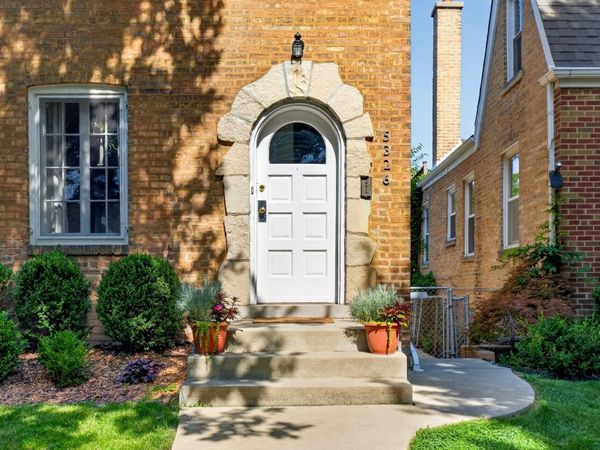 5326 N Lockwood Avenue N, Chicago, IL 60630