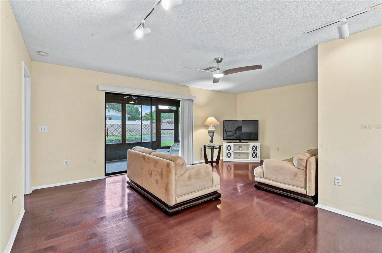 3189 Glen Elyn Boulevard, Unit 3, Sarasota, FL 34237 Photo