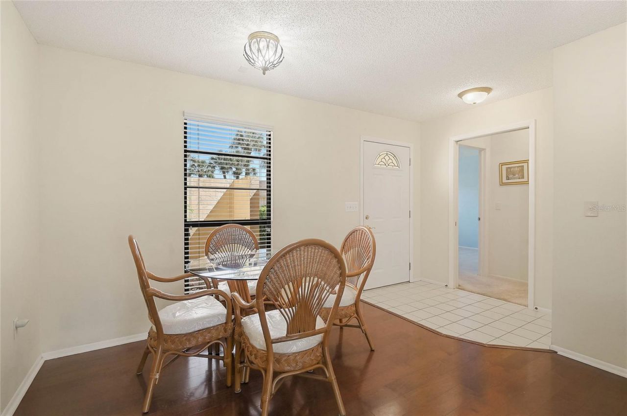 3189 Glen Elyn Boulevard, Unit 3, Sarasota, FL 34237 Photo