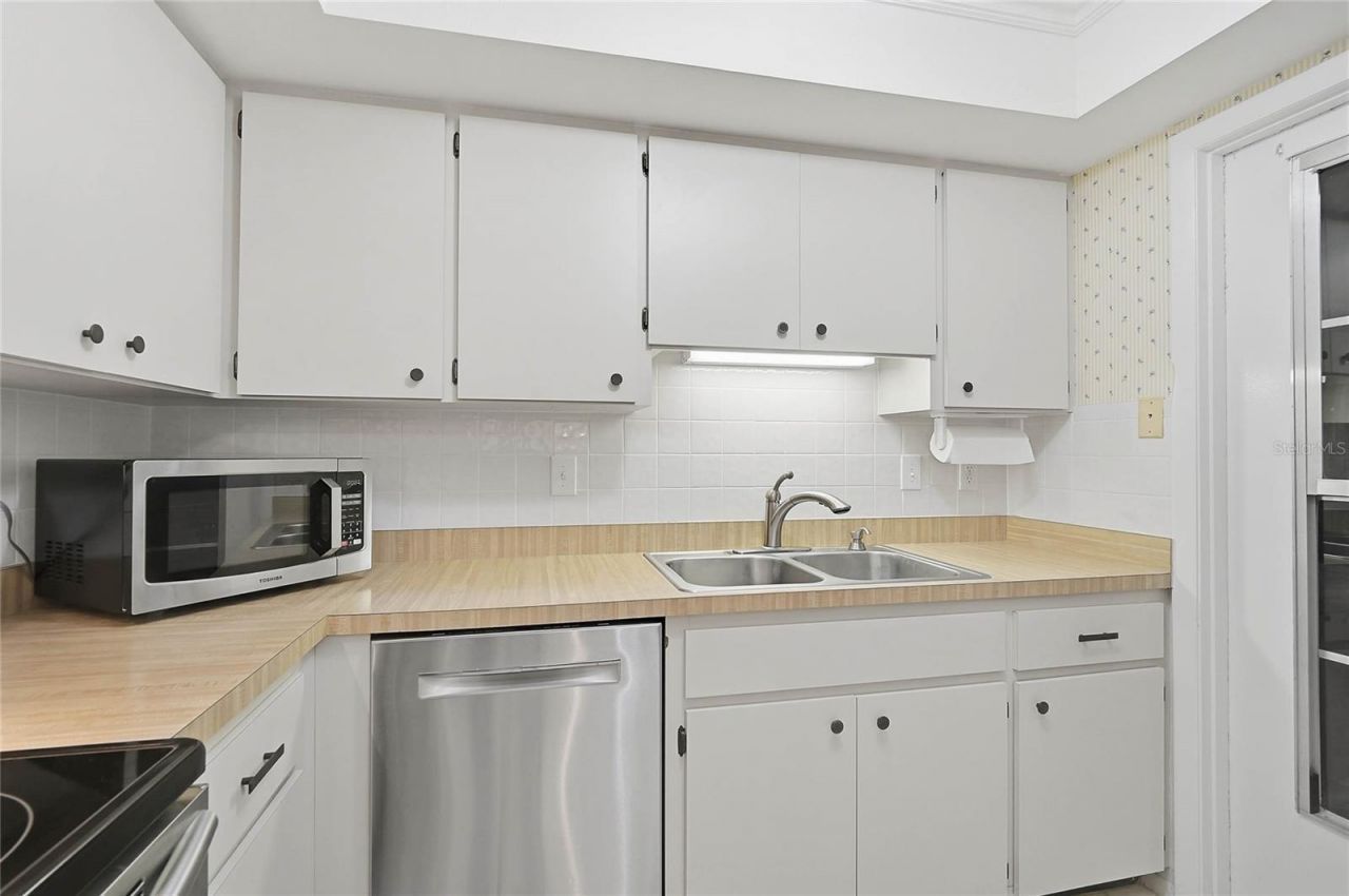 3189 Glen Elyn Boulevard, Unit 3, Sarasota, FL 34237 Photo
