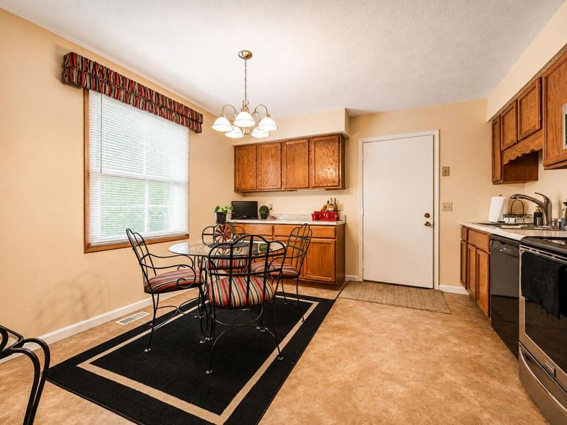 4875 E Brannan Drive, Unit 4875, Springfield, OH 45502 Photo 9