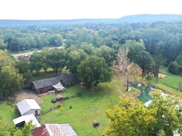 7437 Sr 124 , Russellville, AR 72802