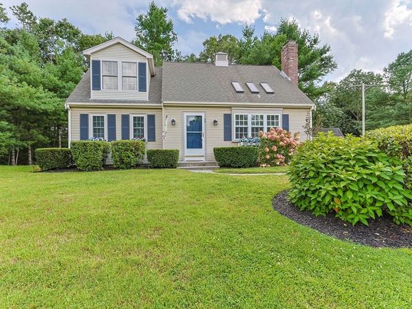 75 Jobys Ln, Barnstable, MA 02655