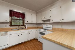 7710 Hunt Club Road  photo 4