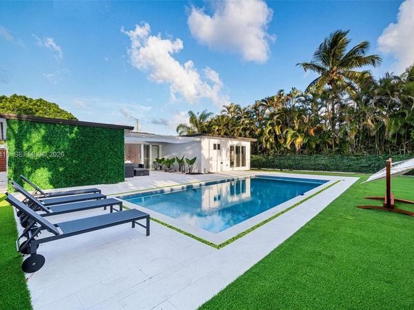 10658 NE 11th Ave, Miami Shores, FL 33138