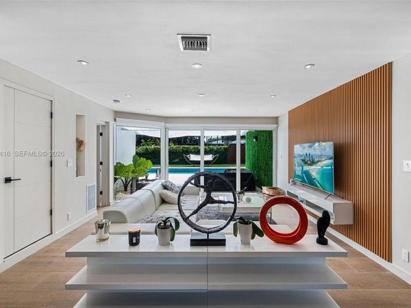 10658 NE 11th Ave , Miami Shores, FL 33138