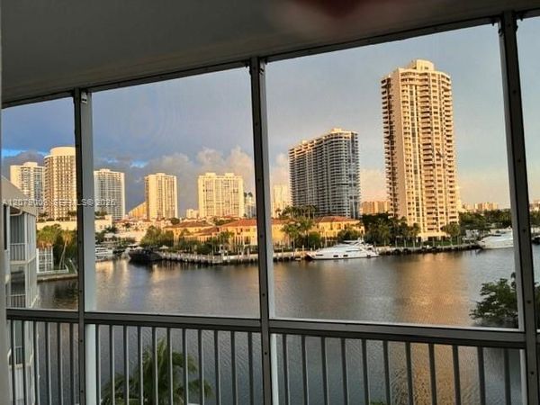 2980 E Point East Dr, Unit D608, Aventura, FL 33160
