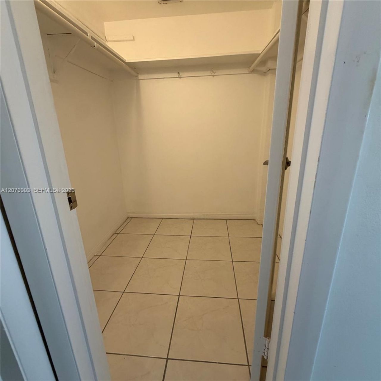 2980 E Point East Dr, Unit D608, Aventura, FL 33160 Photo