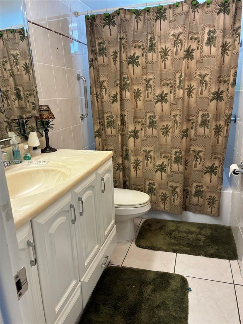 2980 E Point East Dr, Unit D608, Aventura, FL 33160 Photo