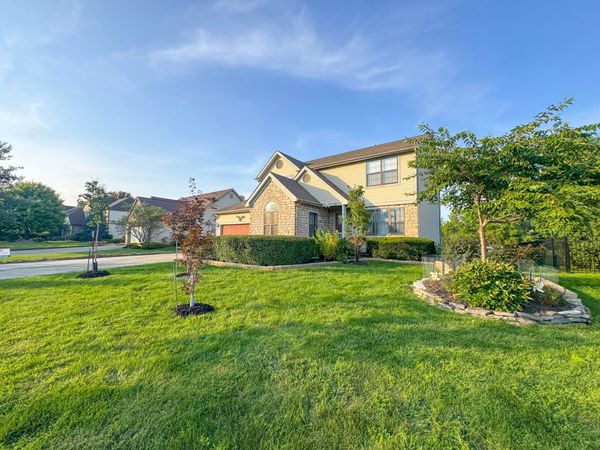 2598 Hoover Crossing Way, Grove City, OH 43123