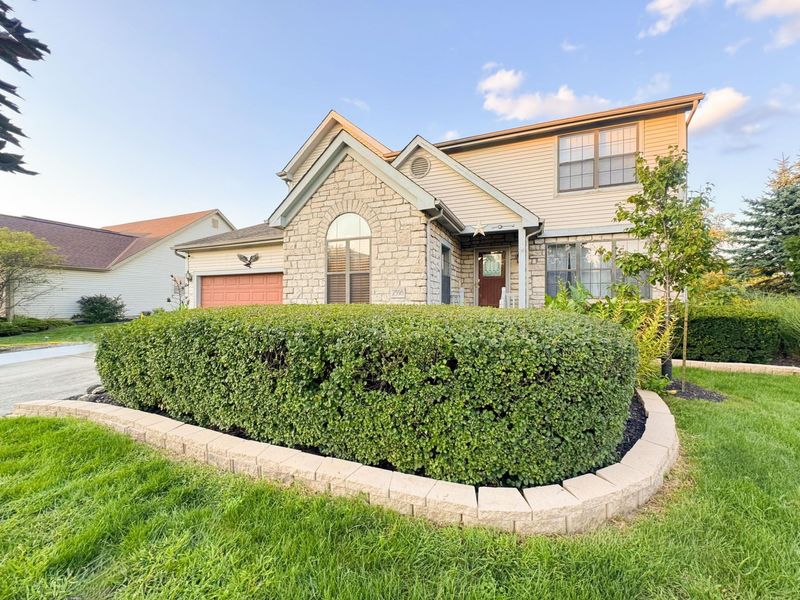 2598 Hoover Crossing Way, Grove City, OH 43123 Photo 2