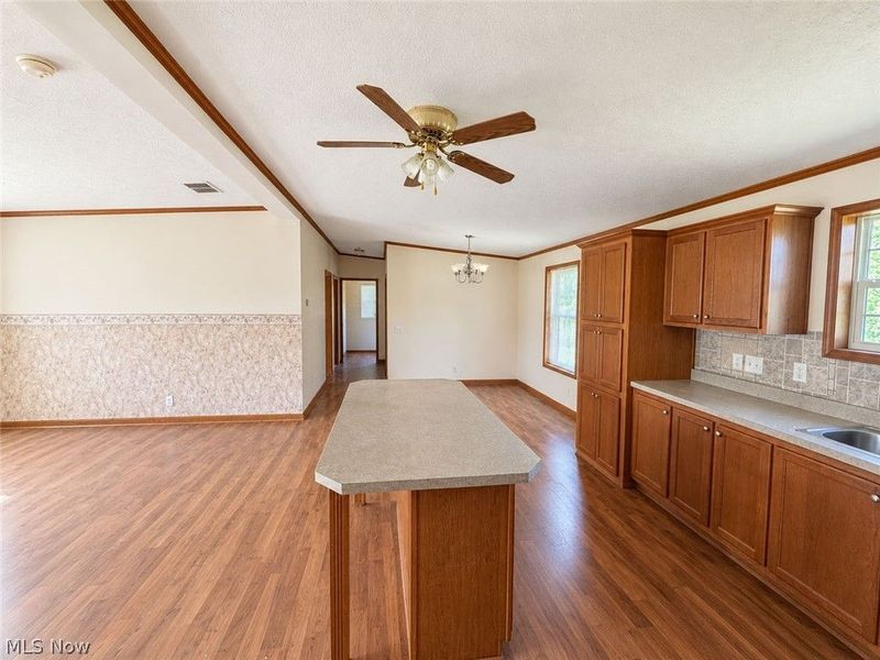 723 W Livingston Avenue, Crestline, OH 44827 Photo 6