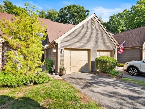 6 New Bedford Rd, West Milford, NJ 07480