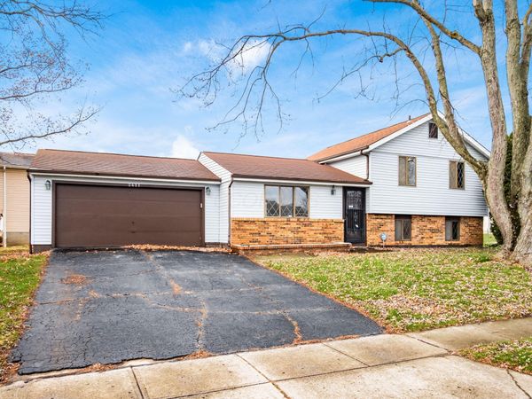 2411 Red Rock Boulevard, Grove City, OH 43123