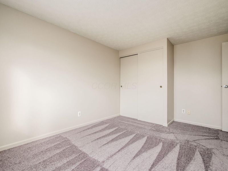 2411 Red Rock Boulevard, Grove City, OH 43123 Photo 14