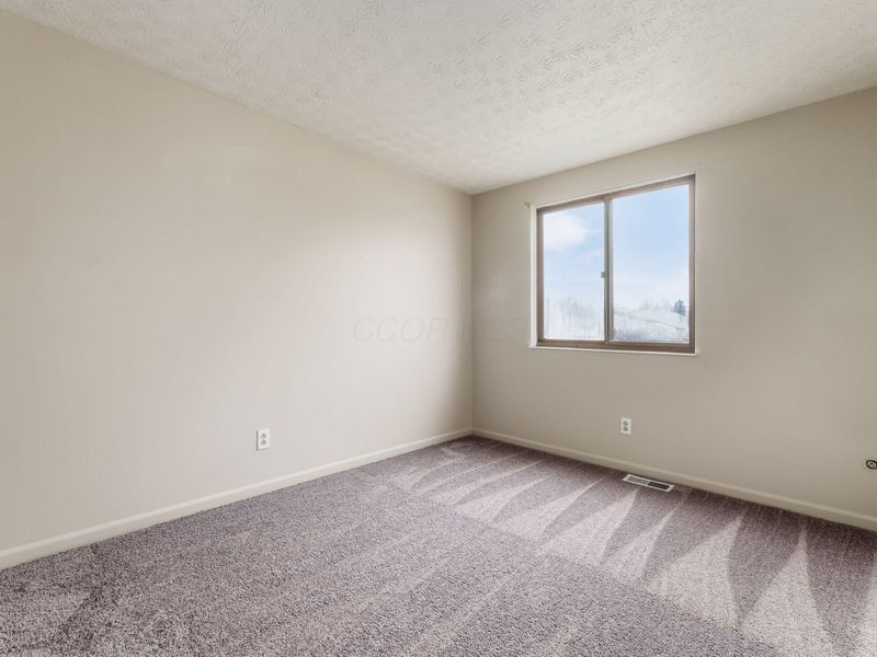 2411 Red Rock Boulevard, Grove City, OH 43123 Photo 17
