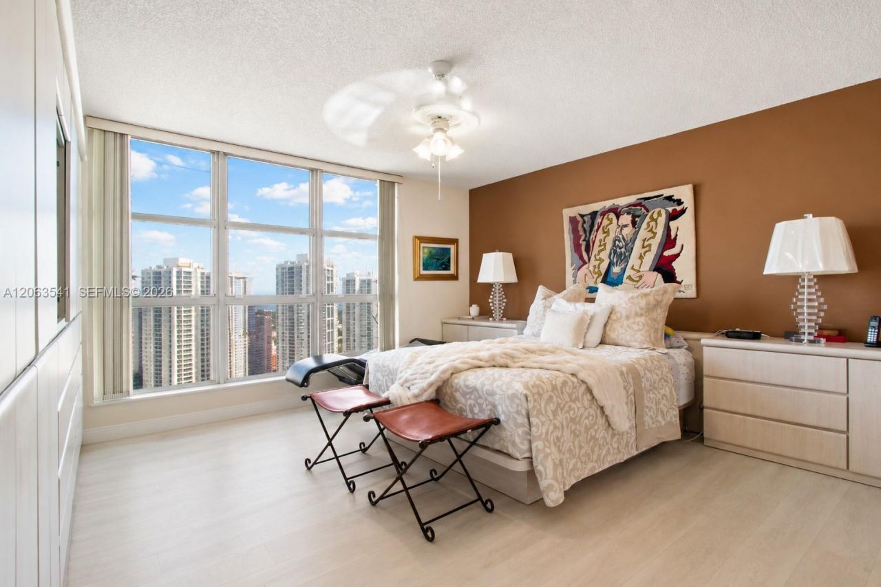 3500 Mystic Pointe Dr, Unit 2204, Aventura, FL 33180 Photo