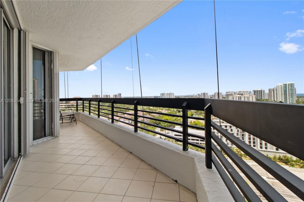 3500 Mystic Pointe Dr, Unit 2204, Aventura, FL 33180 Photo