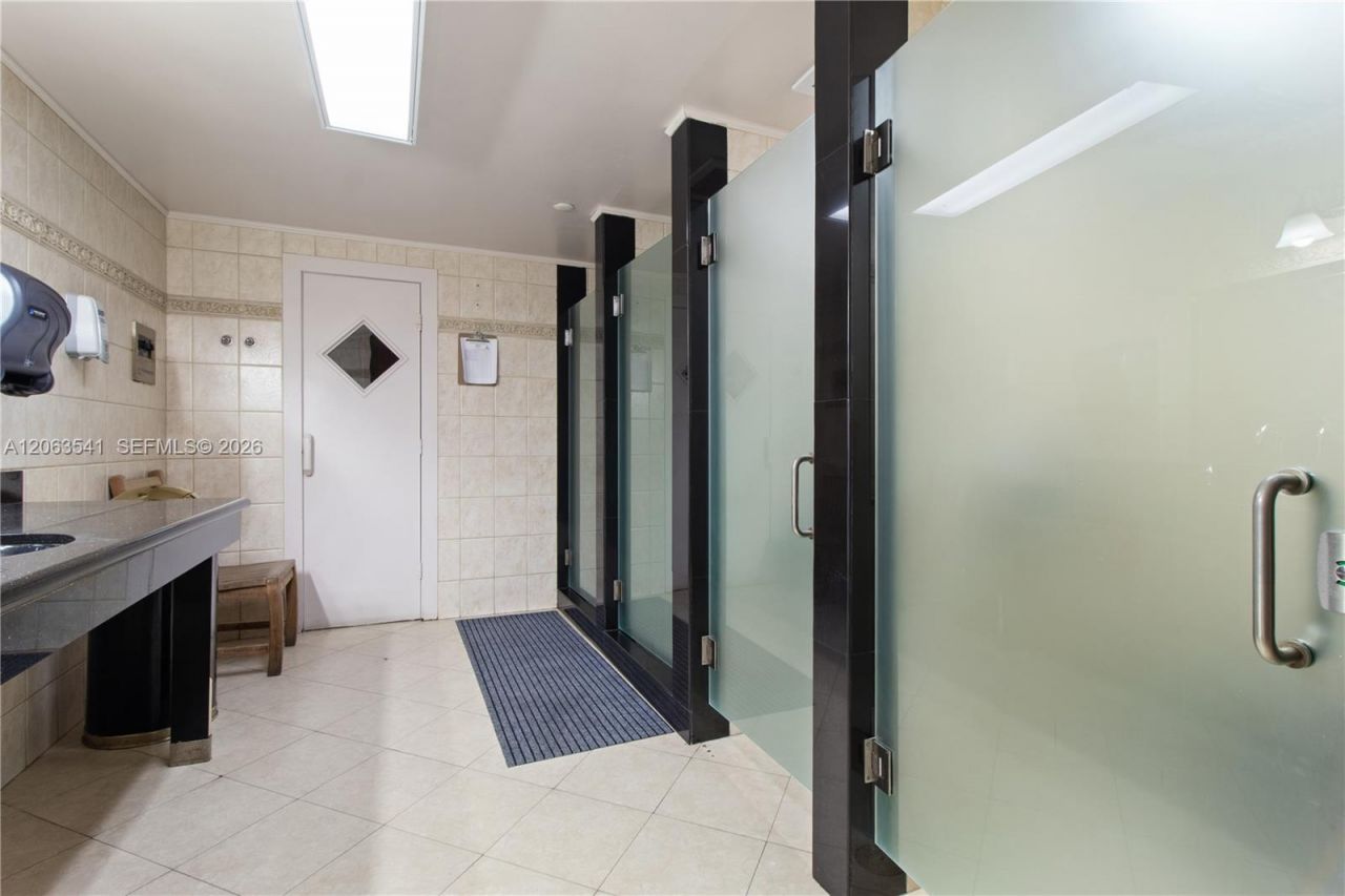 3500 Mystic Pointe Dr, Unit 2204, Aventura, FL 33180 Photo