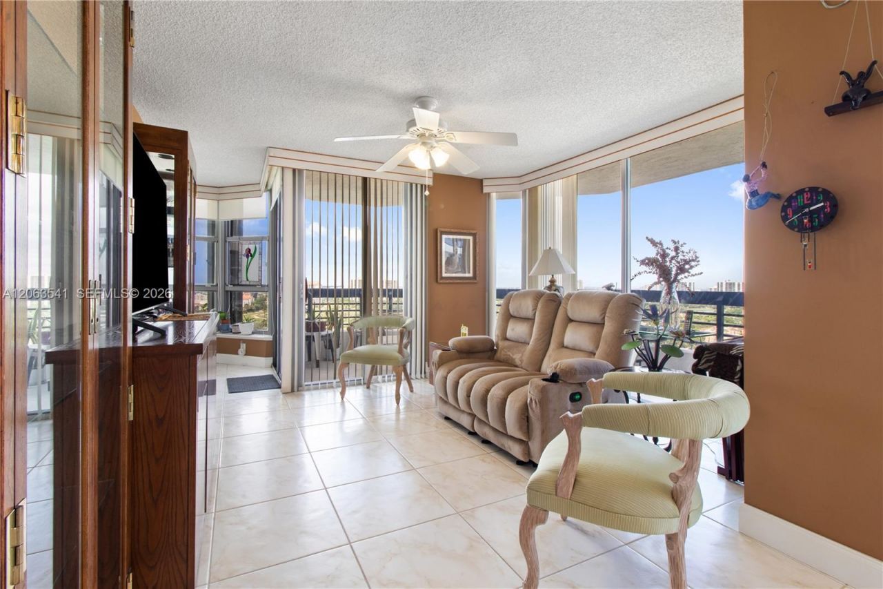 3500 Mystic Pointe Dr, Unit 2204, Aventura, FL 33180 Photo