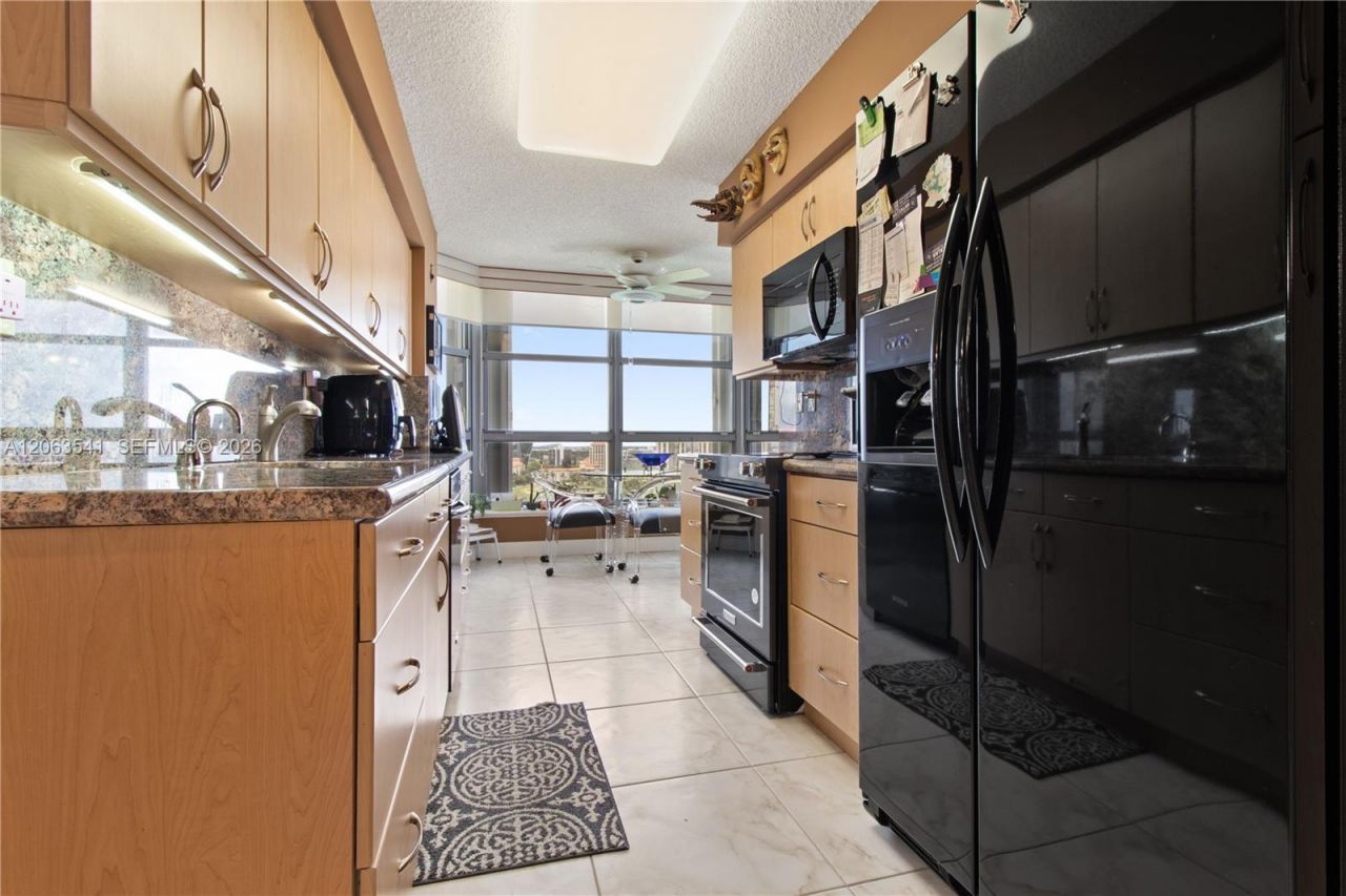 3500 Mystic Pointe Dr, Unit 2204, Aventura, FL 33180 Photo