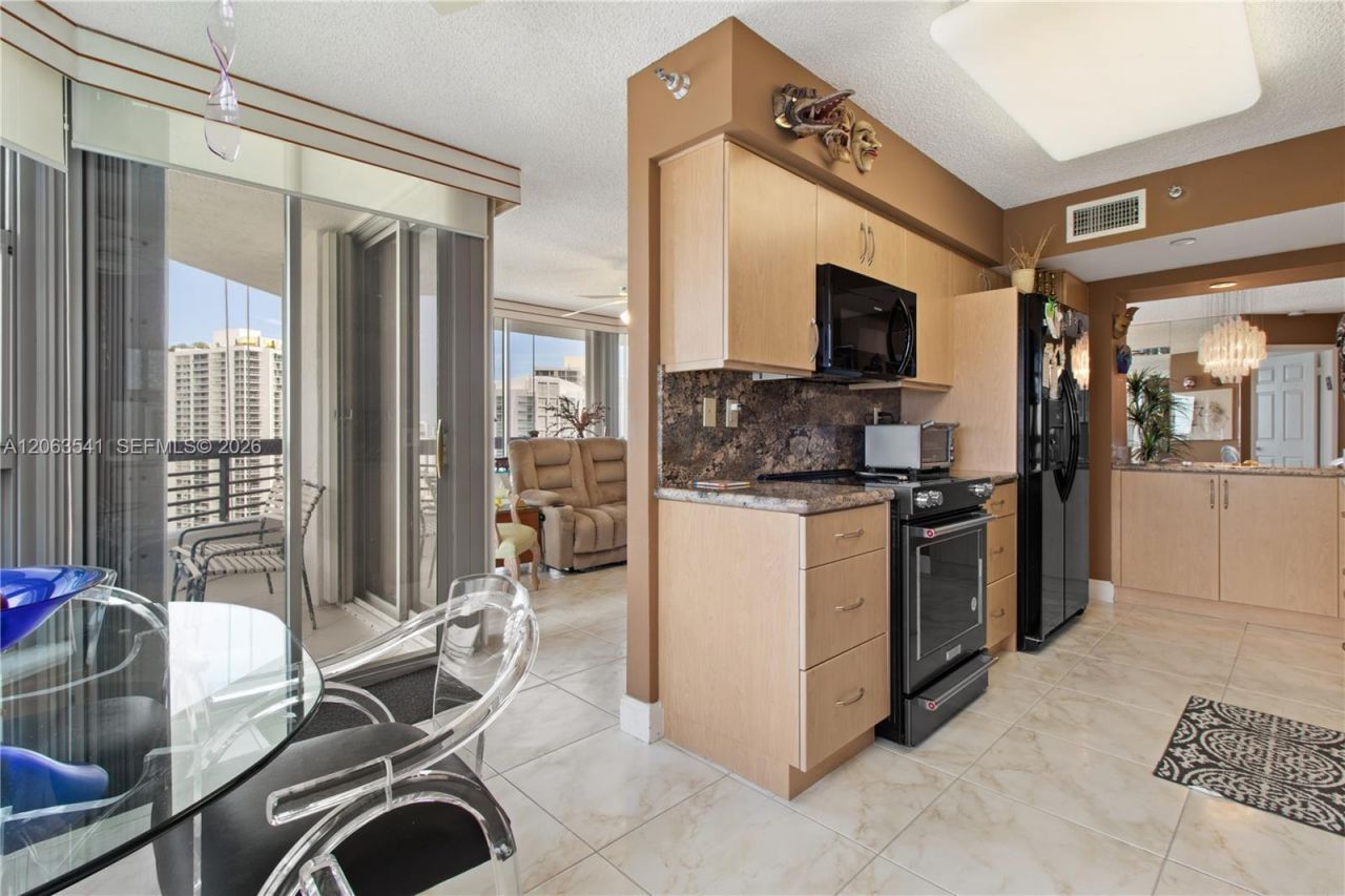 3500 Mystic Pointe Dr, Unit 2204, Aventura, FL 33180 Photo