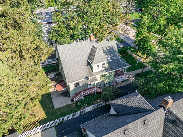 213 Grove Street, Woodstock, IL 60098