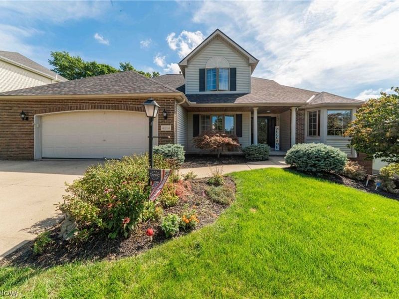 4084 Shelly Drive, Seven Hills, OH 44131 Photo 1