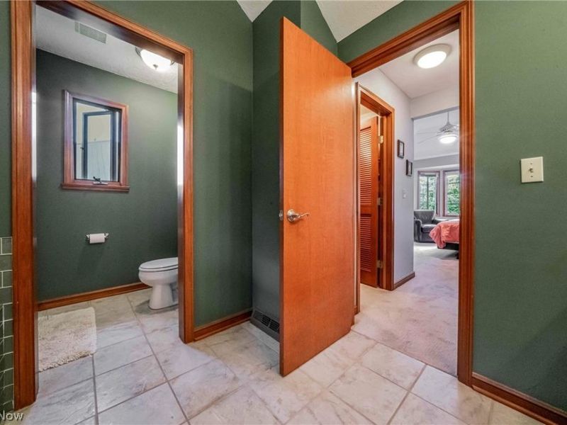 4084 Shelly Drive, Seven Hills, OH 44131 Photo 16