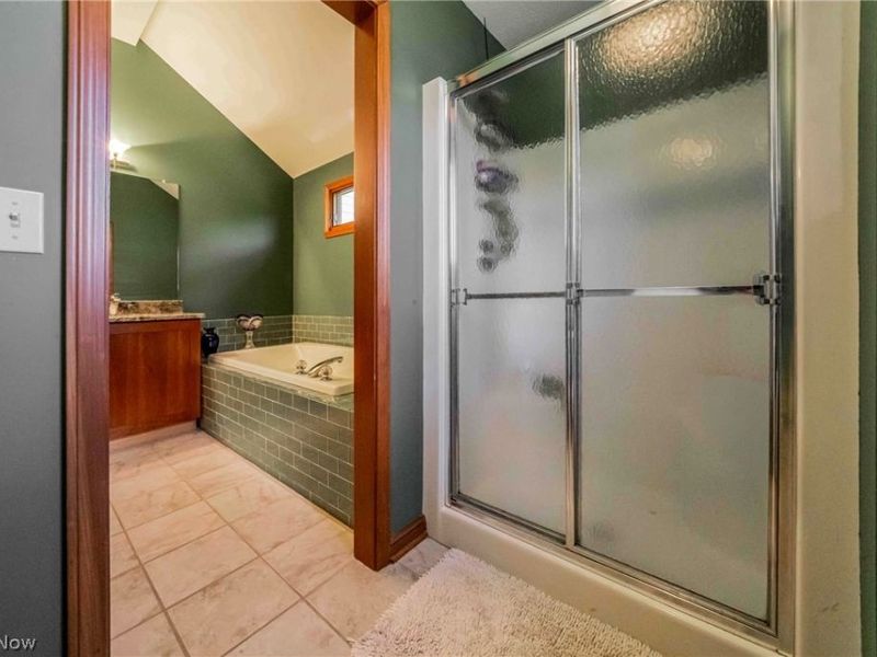 4084 Shelly Drive, Seven Hills, OH 44131 Photo 18