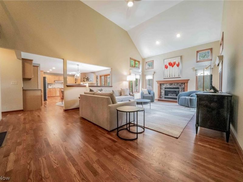 4084 Shelly Drive, Seven Hills, OH 44131 Photo 5