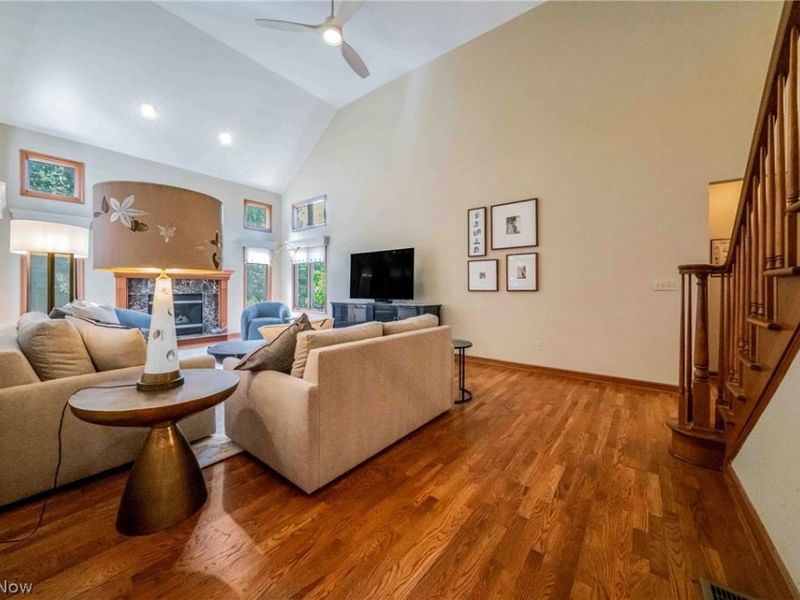 4084 Shelly Drive, Seven Hills, OH 44131 Photo 6