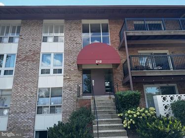 212 LOCUST STREET SE , Unit 111, VIENNA, VA 22180